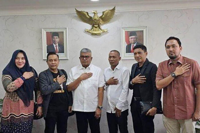 Pj Gubernur Aceh Bustami Hamzah dan Ketua Dewan Perwakilan Rakyat Aceh (DPRA) Zulfadli menerima Pimpinan Komisi Independen Pemilihan (KIP Aceh), Rabu (15/5/2024)