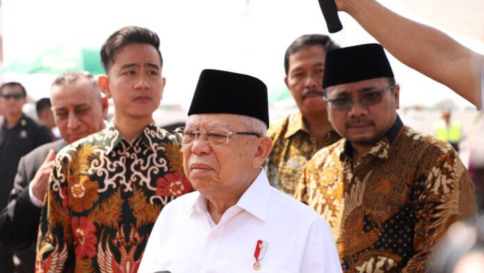 Wapres Wapres KH. Ma'ruf Amin saat konferensi pers haji di Embarkasi Solo. (Foto: Kemenag)