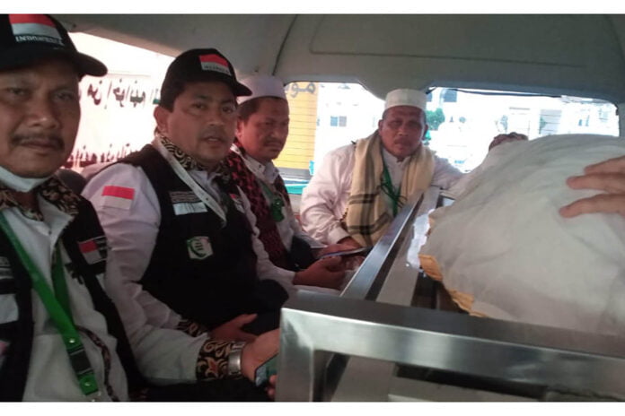 JEMAAH Shalat jenazah di Masjidil Haram. (Foto: Kemenag Aceh)