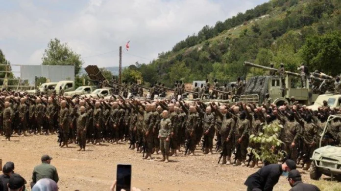 pejuang-hizbullah-lebanon-berparade_4