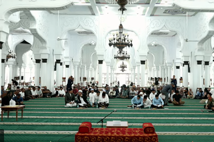 Mualem dan Dek Fad Ikut Uji Baca Alquran di Masjid Raya Baiturrahman