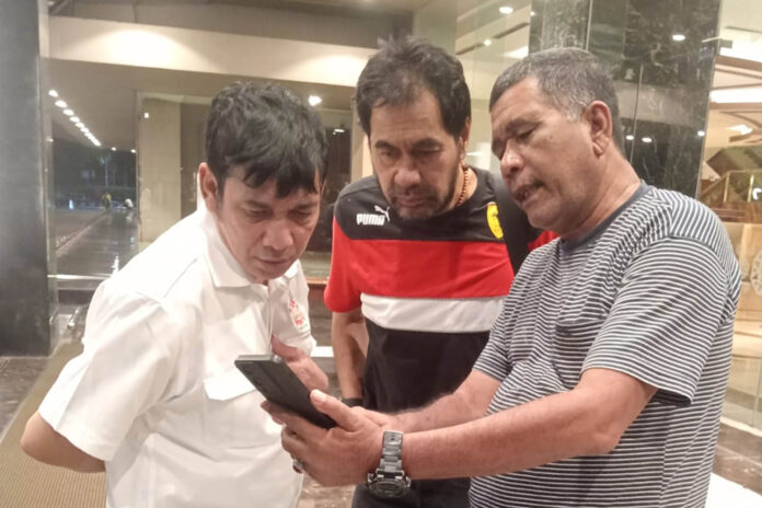 Sekjen Partai Gerindra Teuku Irsyadi (kiri), Muzaki Manaf atau Mualem (tengah) dan Cut Muhammad Ketua DPW Tani Merdeka Aceh