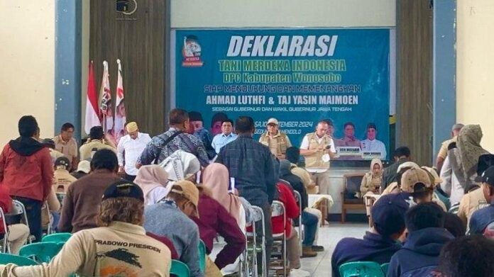 Deklarasi dukungan kepada paslon Gubernur Jateng Ahmad Luthfi-Taj Yasin dari Tani Merdeka Wonosobo berlangsung di Gedung Haji Mendolo, Selasa (10/9/2024).
