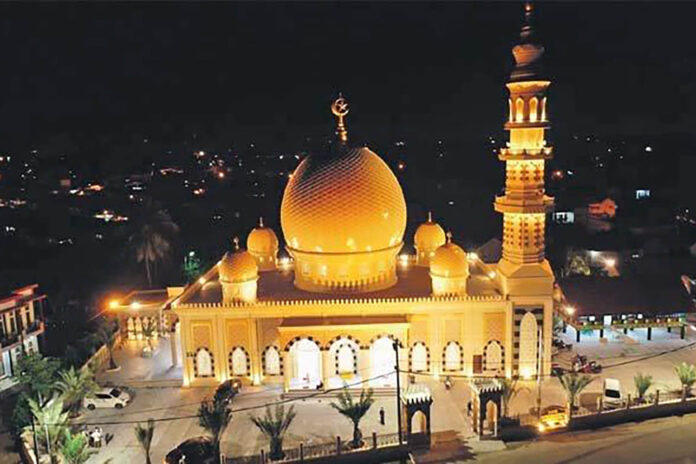 Masjid Haji Keuchik Leumiek (Foto: visitbandaaceh)
