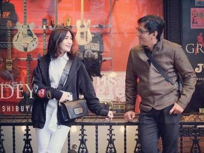 Andre Taulany bersama mantan istrinya