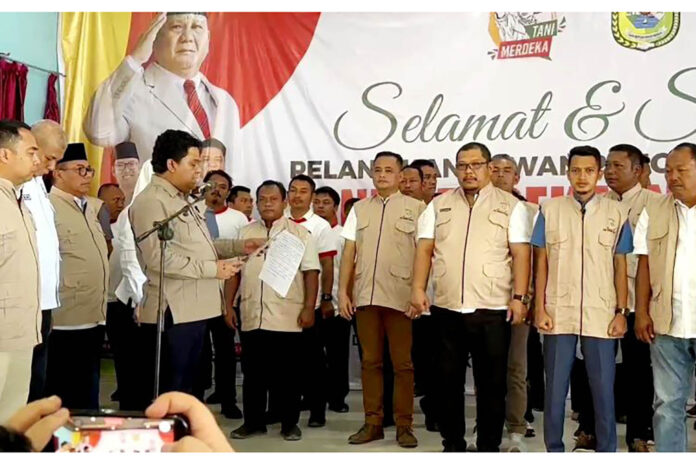 Ketua Umum DPN Tani Merdeka Indonesia Don Muzakir melantik DPD Tani Merdeka Kabupaten Serdang Bedagai.