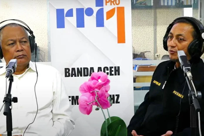 Husnan Pelaksana Tugas (Plt) Kepala Bappeda Aceh, Husnan (kanan) dan Teuku Kamaruzzaman Juru Bicara Juru Bicara Gubernur dan Wakil Gubernur Aceh (Kiri)