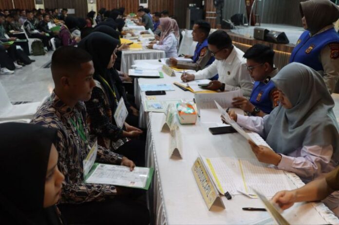 tes Tahapan pemeriksaan administrasi penerimaan Polri di Aula Presisi Polda Aceh. Foto: Istimewa
