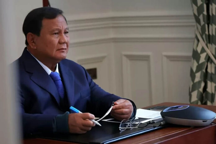 Presiden Prabowo Subianto menggelar rapat terbatas melalui konferensi video untuk membahas perkembangan kerja Satuan Tugas Penertiban Kawasan Hutan (Satgas PKH) pada Senin (19/1/2026).