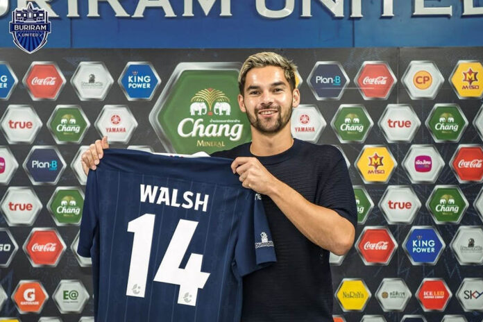Sandy Walsh diperkenalkan sebagai pemain baru Buriram United.