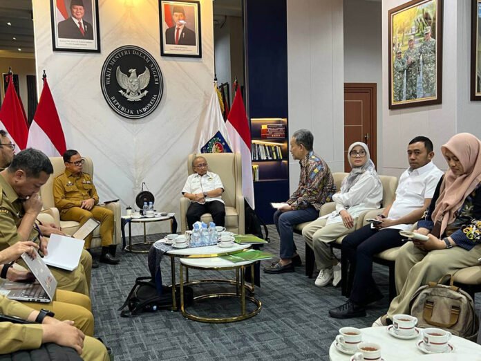 DPP Asosiasi Pedagang Pasar Seluruh Indonesia (APPSI) menggelar pertemuan dengan Bima Arya Sugiarto, Wakil Menteri Dalam Negeri, pada Selasa 8 September 2026.